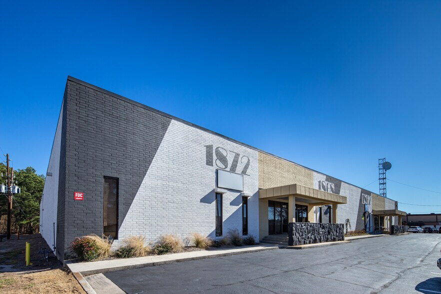 More Photos Of 1862-1872 Enterprise Dr, Norcross Distribution For Lease