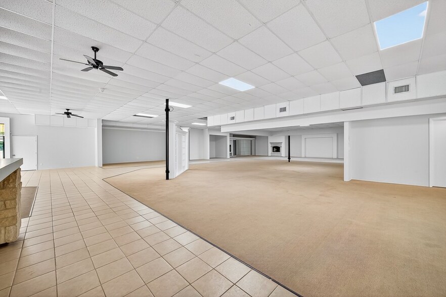 More Photos Of 3105 Cypress Creek Pky, Houston Freestanding For Lease