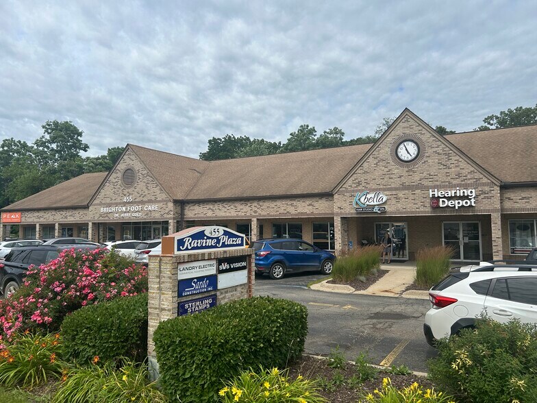 Primary Photo Of 455 E Grand River Ave, Brighton Unknown For Lease