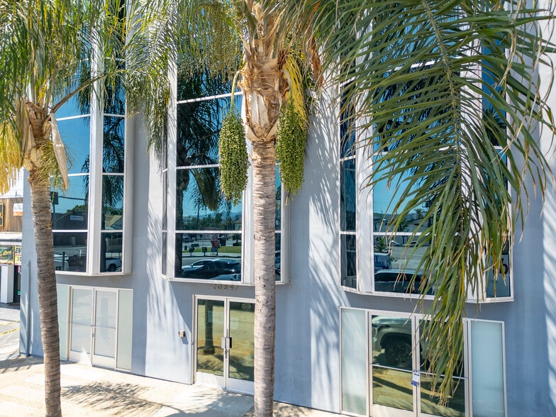 More Photos Of 20847 Sherman Way, Canoga Park Office For Sale