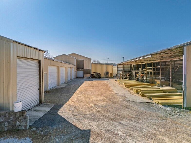 More Photos Of 1100 Winchester Hwy, Fayetteville Freestanding For Sale