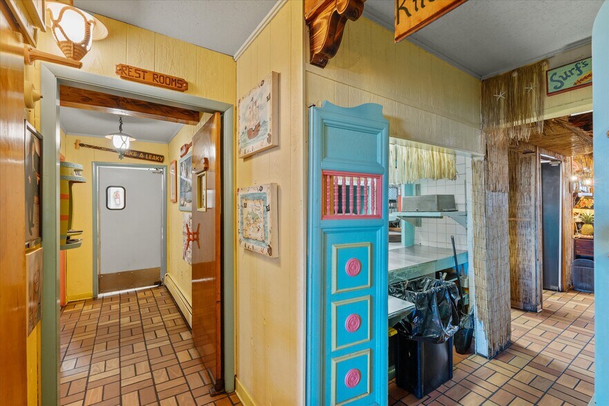 More Photos Of 1424 Main St, Sylvan Beach Restaurant For Sale