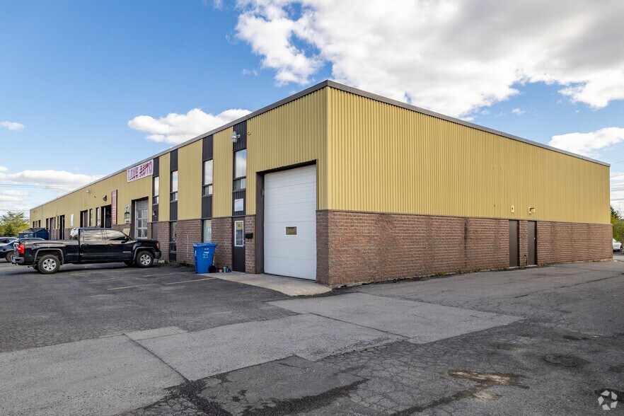 More Photos Of 4500 Blvd Kimber, Longueuil Warehouse For Lease