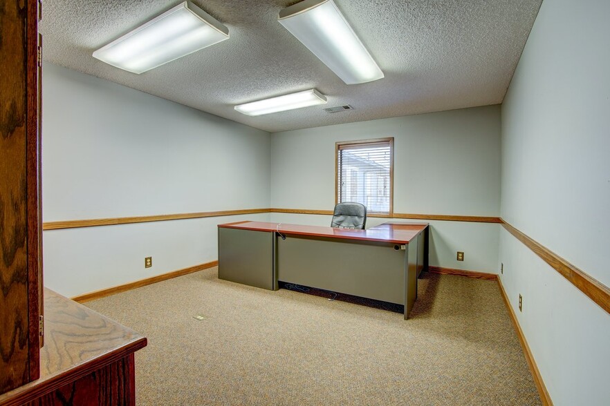 More Photos Of 715 Hobson Ave, Hot Springs National Park Office For Sale