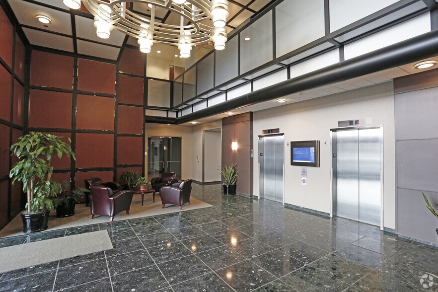 More Photos Of 1000 Commerce Dr, Pittsburgh Office For Lease