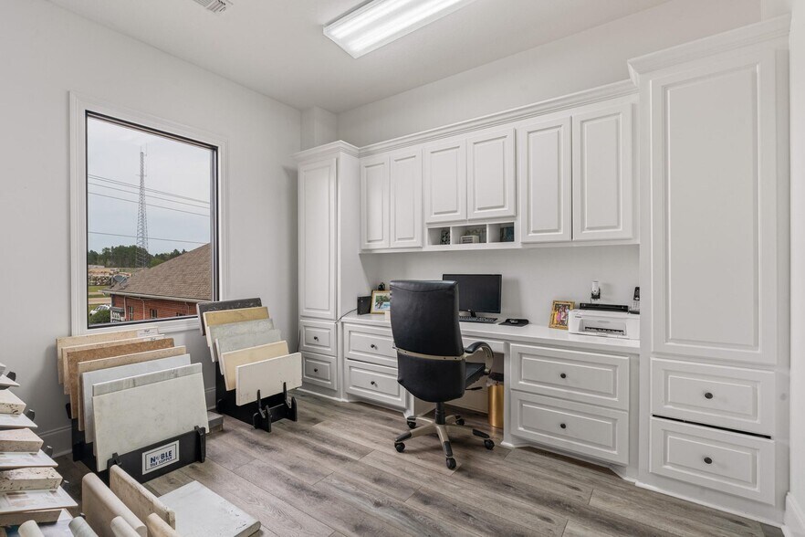 More Photos Of 6802 U S Highway 98, Hattiesburg Flex For Sale