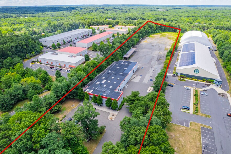 More Photos Of 173 Amboy Rd, Morganville Warehouse For Lease