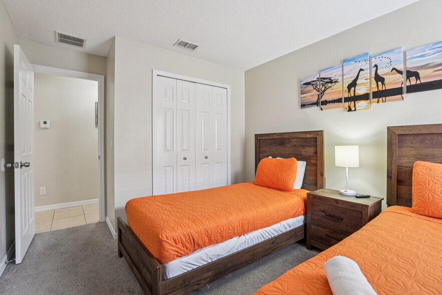 More Photos Of 136 Rosso Dr, Davenport Specialty For Sale