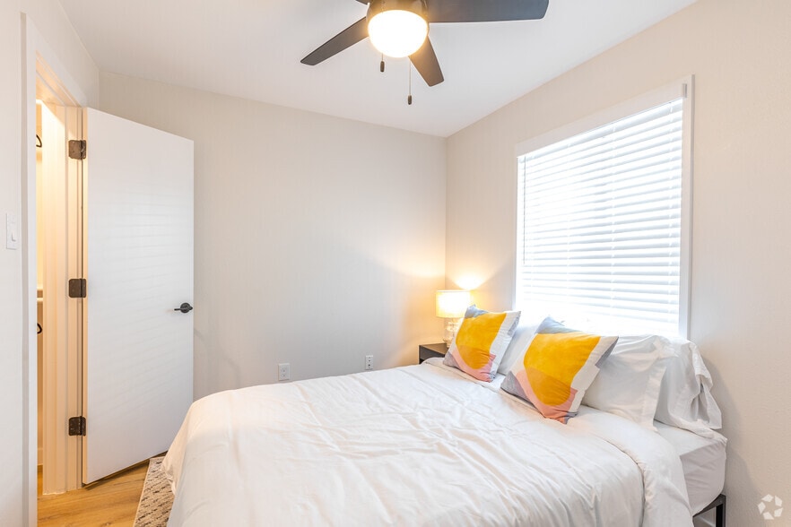 More Photos Of 1519 Annex Ave, Dallas Apartments For Sale