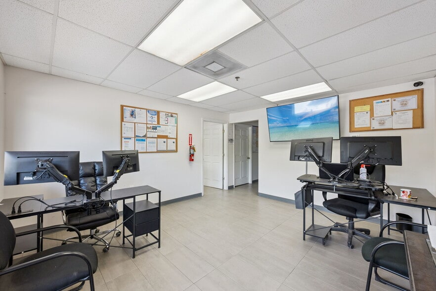 More Photos Of 10207-10235 General Dr, Orlando Warehouse For Sale