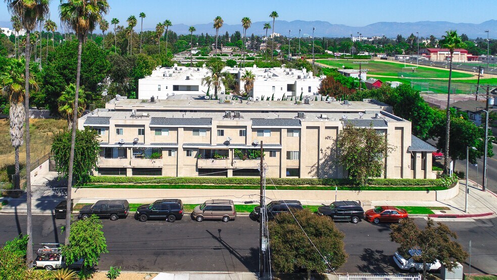 More Photos Of 6451 Kester Ave, Van Nuys Apartments For Sale