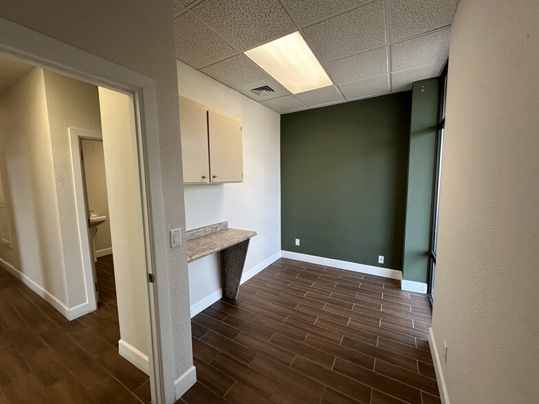 More Photos Of 1280 Hawkins Blvd, El Paso Office For Lease