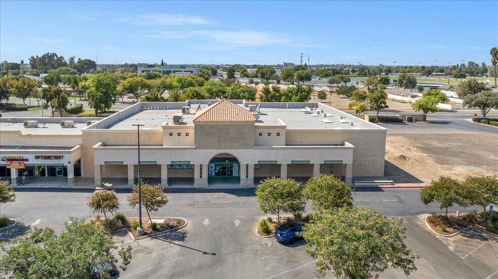 More Photos Of 580 N 11th Ave, Hanford Freestanding For Lease