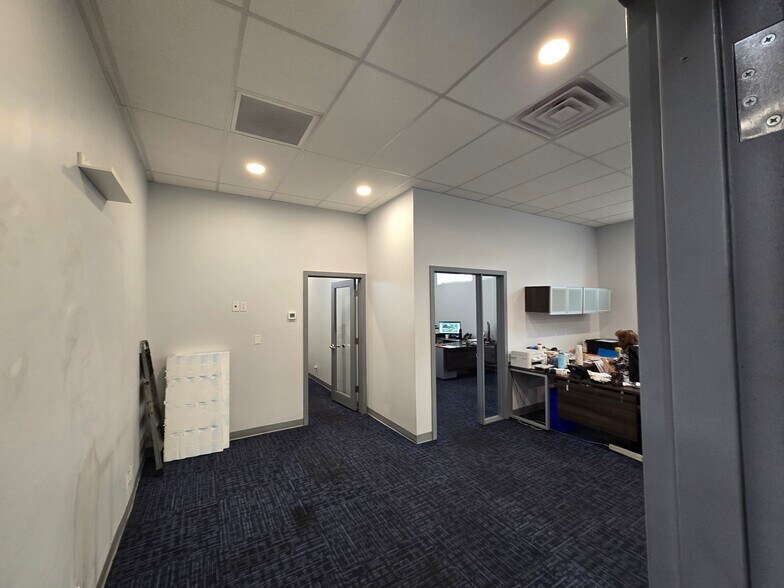 More Photos Of 11 Brown Ave, Springfield Manufacturing For Lease