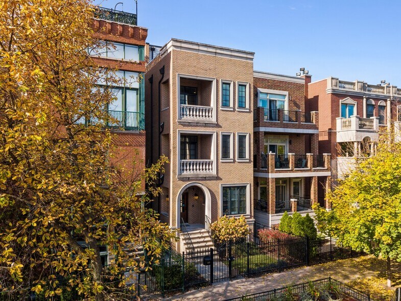 More Photos Of 1428 N Cleveland Ave, Chicago Hospitality For Sale