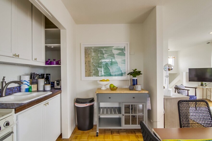 More Photos Of 1920 Beryl St, San Diego Specialty For Sale