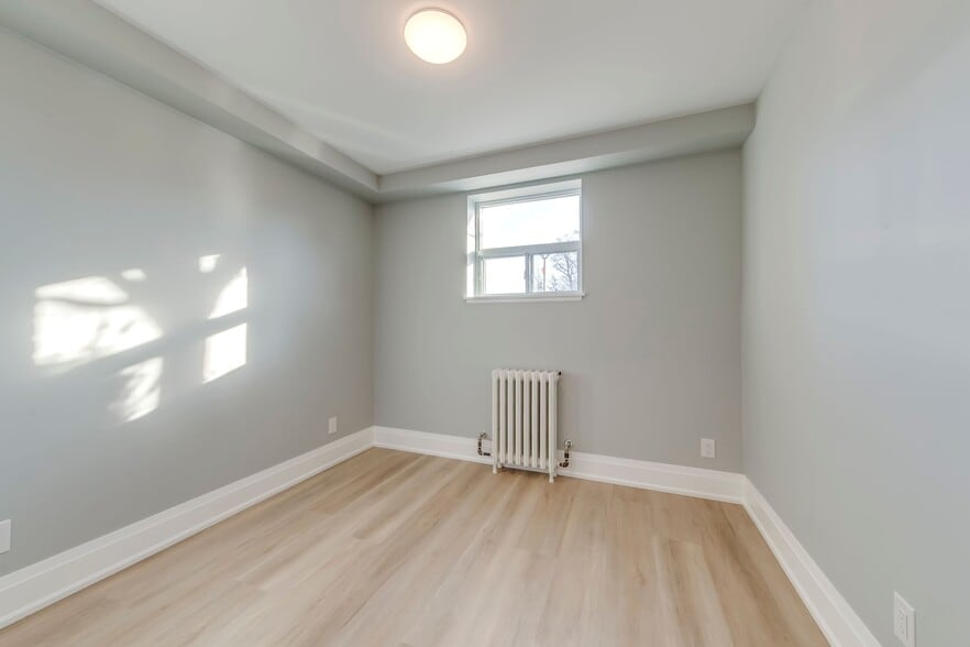 More Photos Of , Mississauga Multifamily For Sale