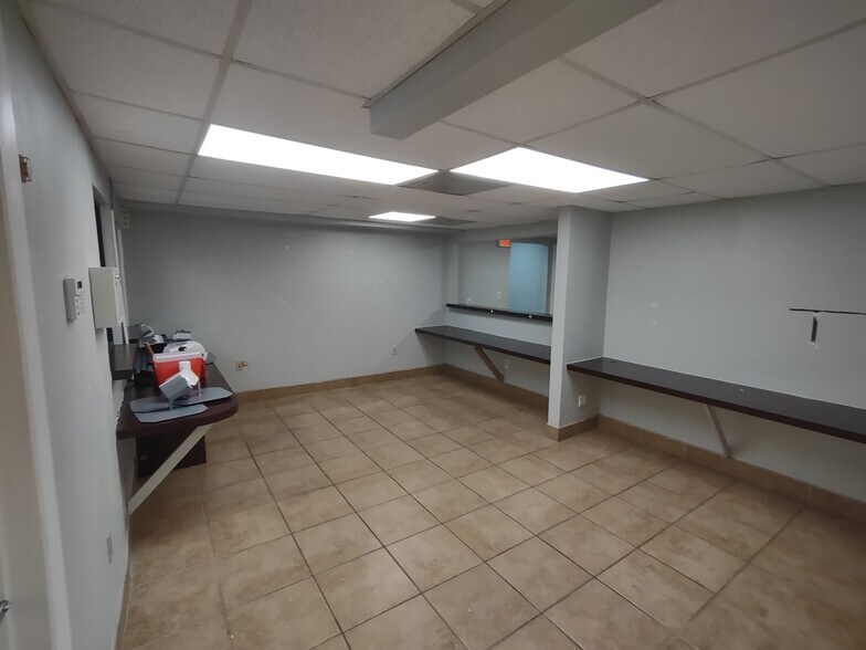 More Photos Of 3140 34th St N, Saint Petersburg Freestanding For Lease