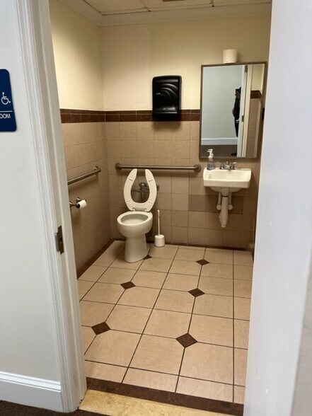 More Photos Of 6435-6471 W Commercial Blvd, Tamarac Medical For Lease