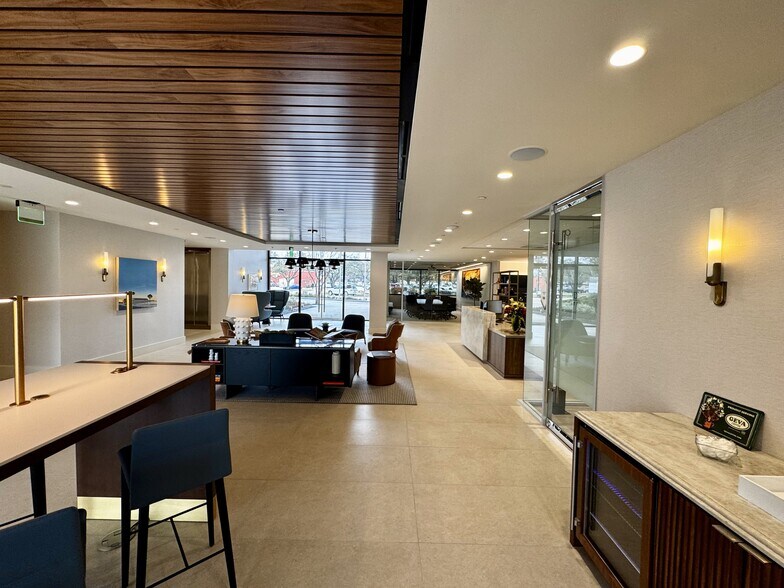 More Photos Of 10497 Town & Country Way, Houston Office For Lease