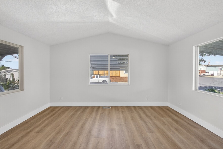 More Photos Of 402 Colin Kelly Dr, Roseville Apartments For Sale