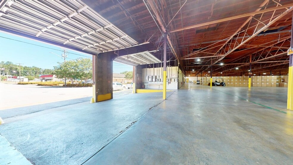 More Photos Of 301 Trade St, Danville Warehouse For Sale