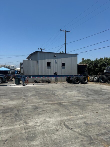 More Photos Of 10986 Vulcan St, South Gate Contractor Storage Yard For Sale