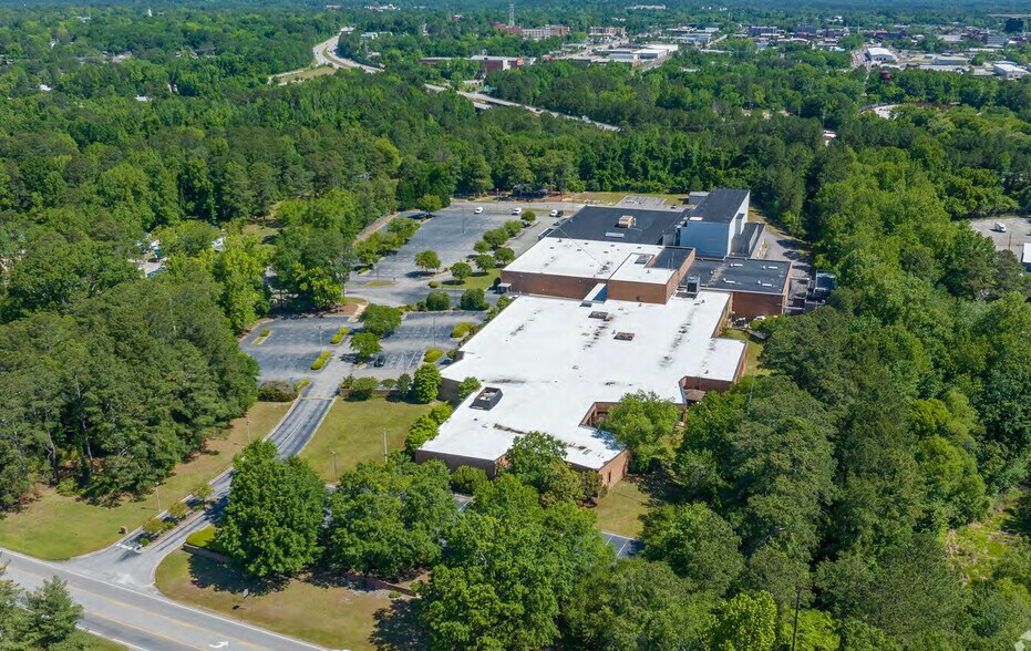More Photos Of 458 Whitfield St, Fayetteville Warehouse For Lease