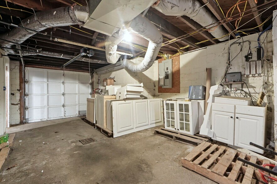 More Photos Of 1804 E Center St, Warsaw Loft Creative Space For Sale