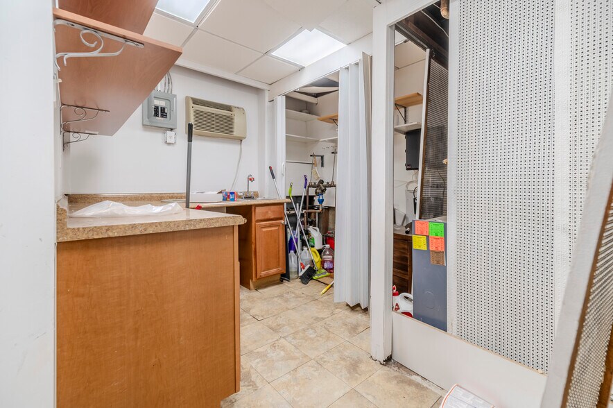 More Photos Of 3232 Francis Lewis Blvd, Flushing General Retail For Lease