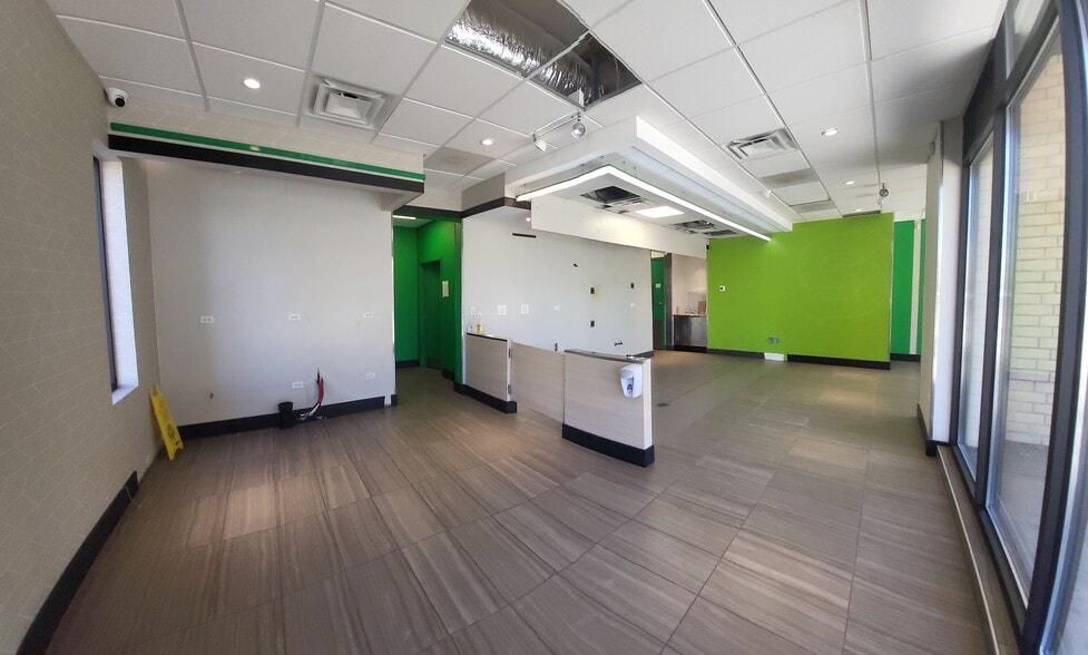More Photos Of 1125 N Western Ave, Chicago Storefront Retail Office For Lease