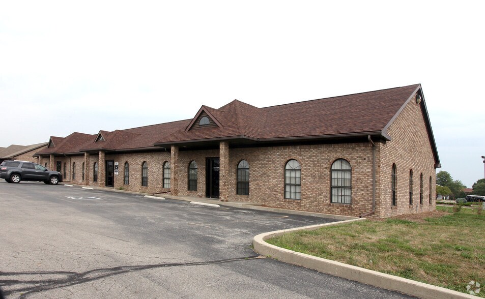 More Photos Of 3621 N Everbrook Ln, Muncie Office For Lease