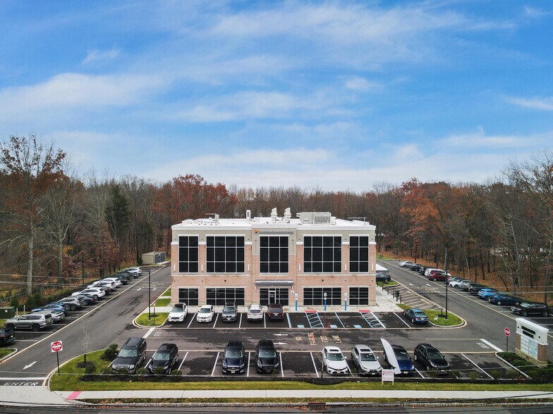 More Photos Of 55 Willow Ln, Marlboro Medical For Lease