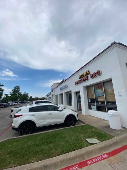 More Photos Of 5610 Lemmon Ave, Dallas Unknown For Lease