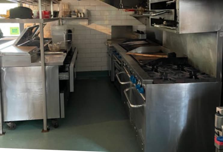 More Photos Of 6112 Montgomery Rd, Cincinnati Restaurant For Sale