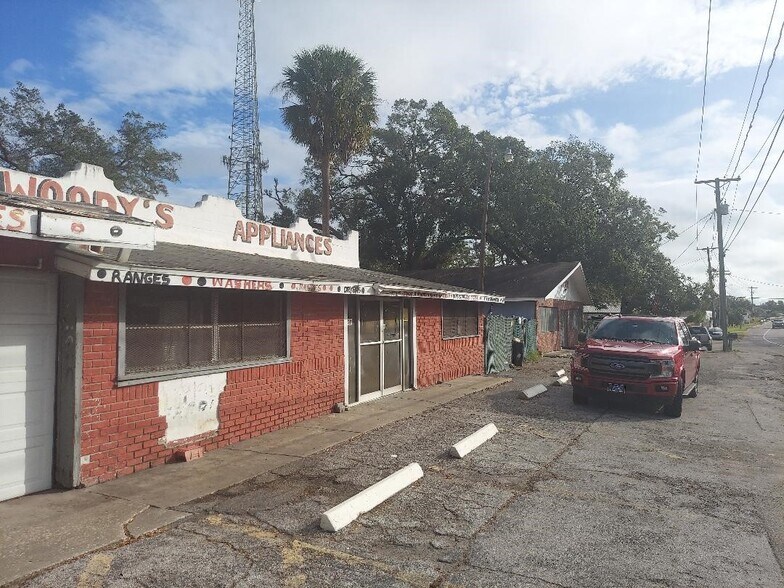 More Photos Of 7604 Broadway Ave, Tampa Freestanding For Sale