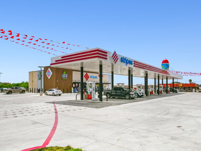 More Photos Of 1910 E Main St, Alice Convenience Store For Sale