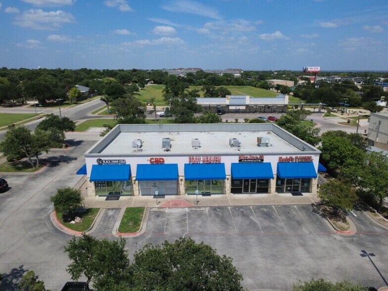 More Photos Of 1050 N Lakeline Blvd, Cedar Park Unknown For Lease