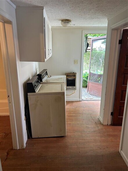 More Photos Of 13087 Main st, Titusville Storefront Retail Residential For Sale