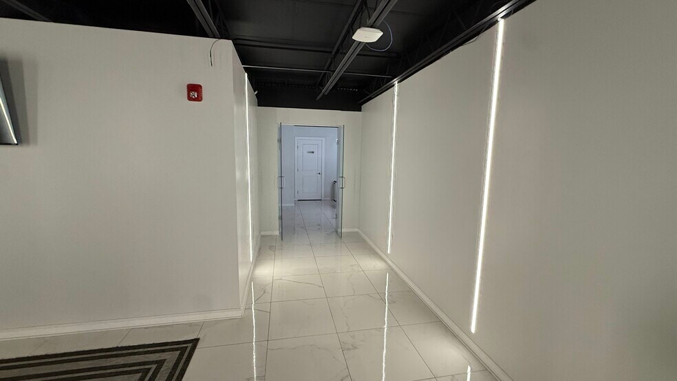 More Photos Of 5000 Silver Star Rd, Orlando Specialty For Sale