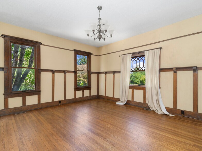 More Photos Of 99 Walnut St, Waynesville Office Residential For Sale