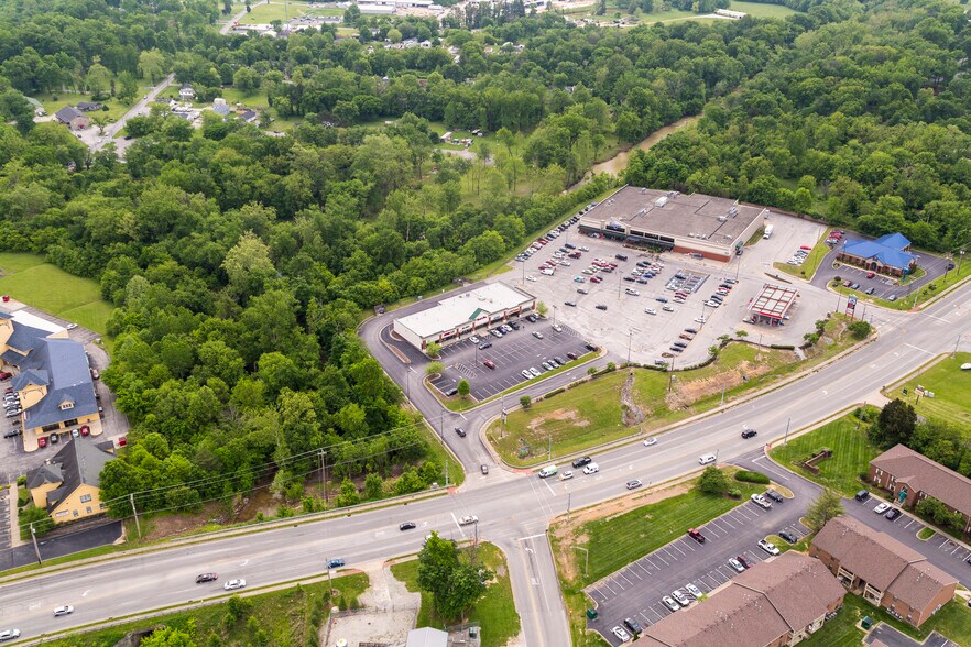 More Photos Of 2860-2880 Charlestown Rd, New Albany Unknown For Lease