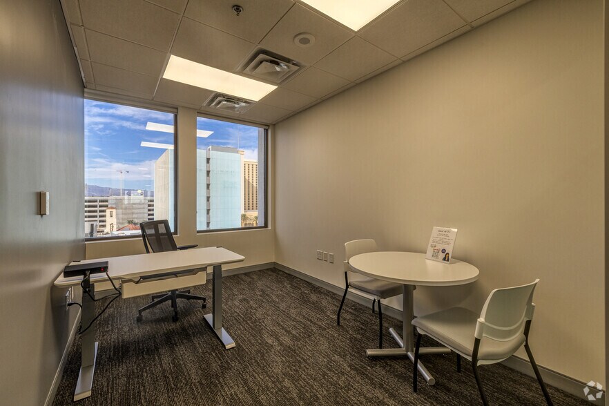 More Photos Of 300 S 4th St, Las Vegas Office For Sale
