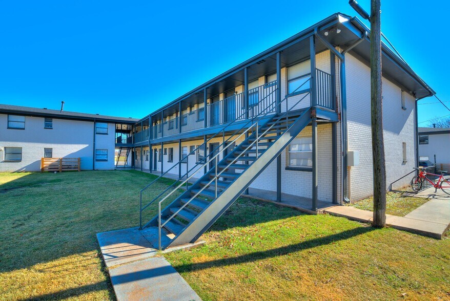 Primary Photo Of 1108-1114 N Duck St, Stillwater Apartments For Sale