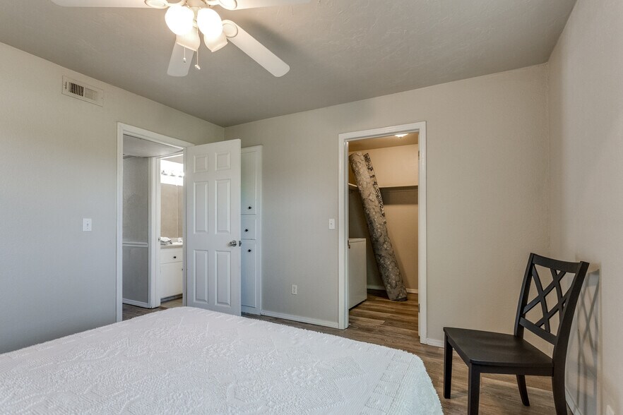 More Photos Of NW 10th St & N Classen Blvd, Oklahoma City Apartments For Sale