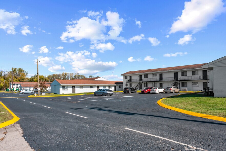 More Photos Of 1200 WH Davis Dr, Nashville Apartments For Sale