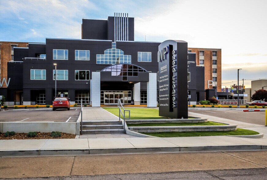 More Photos Of 401 SE 6th St, Evansville Office For Lease