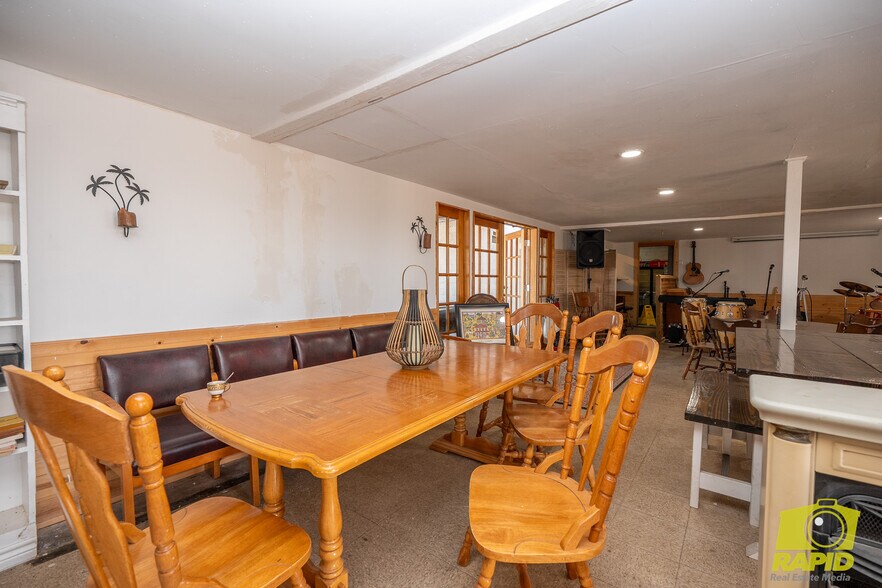 More Photos Of 425 Highland Park, Robert Lee Flex For Sale