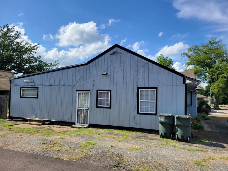 More Photos Of 751 E Brookhaven Cir, Memphis Office Residential For Sale