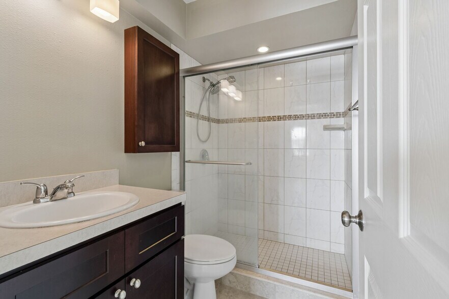 More Photos Of 2307 Bay Blvd, Indian Rocks Beach Apartments For Sale